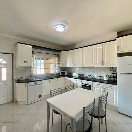 Maison Familiale Avec Terrasse, Bbq Αλμπουφέιρα Εξωτερικό φωτογραφία